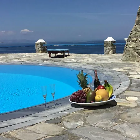 Villa Cavo Delos *